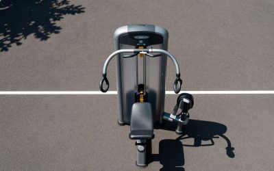 Best Gym Machines for Abs: Foldable Trainers, a Crunch Bench and a Weight-Stack Unit